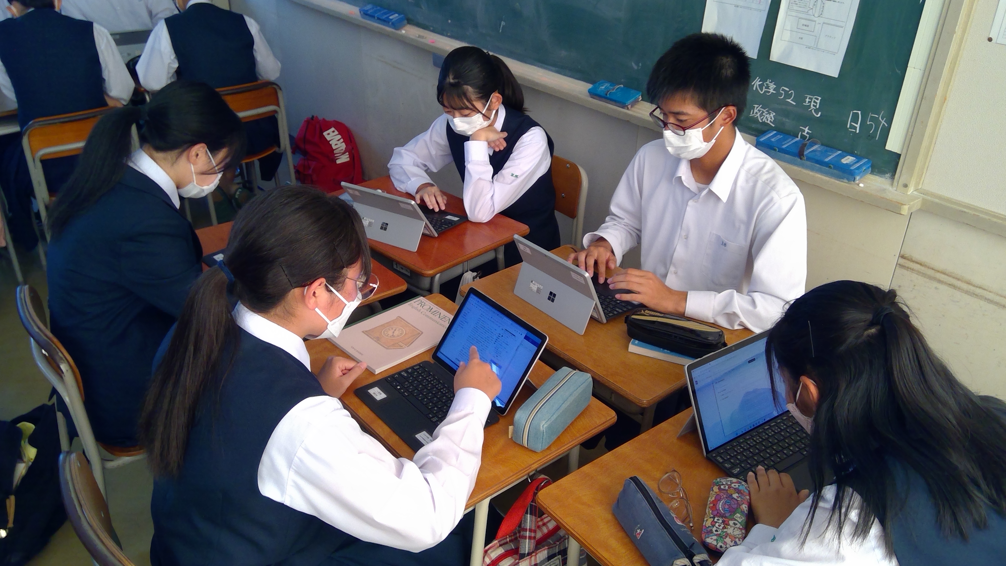 ２年英語生徒用タブレット調べ学習_愛知県立一宮南高等学校探究情報部ICT教育 (5)