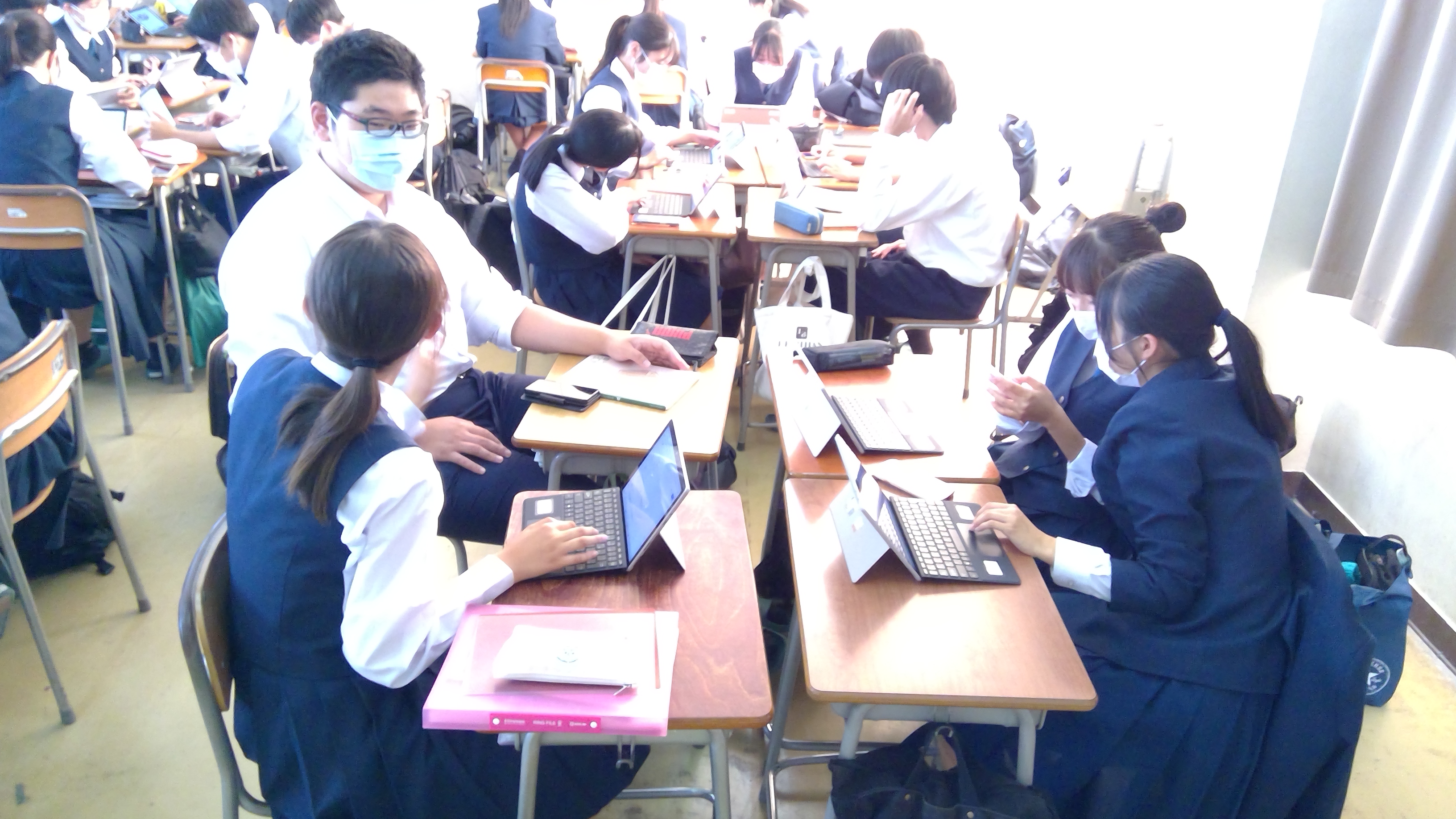 ２年英語生徒用タブレット調べ学習_愛知県立一宮南高等学校探究情報部ICT教育 (6)