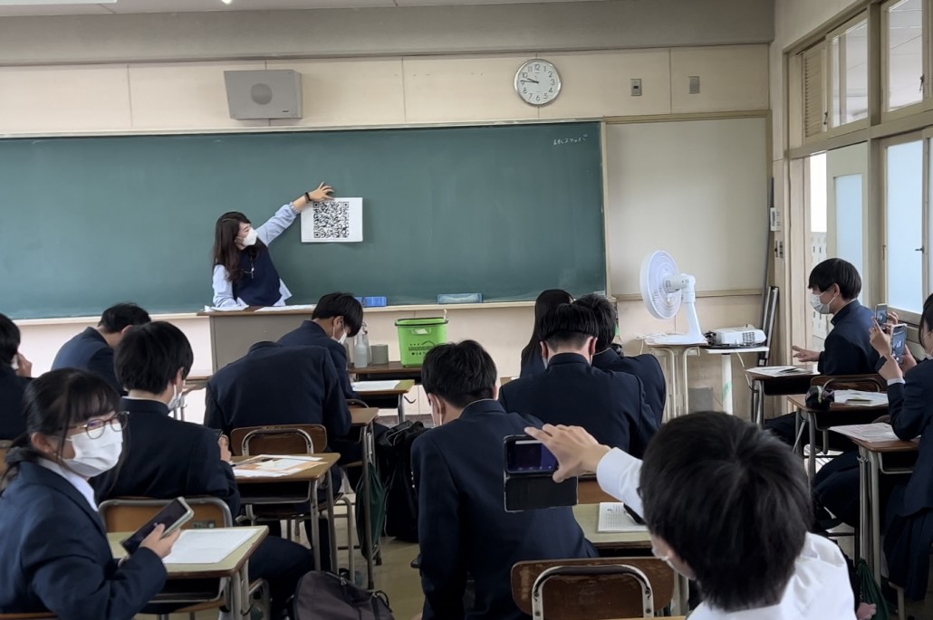 愛知県立一宮南高等学校探究情報部ICT教育：離任式クラス発表 (2)